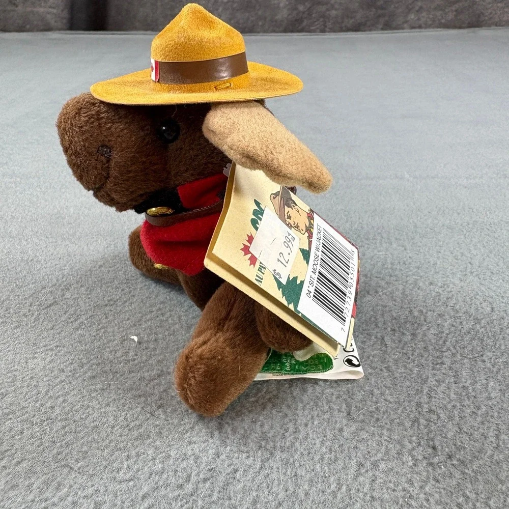 RCMP Country Plush Moose 4 inch Sitting Mountie Canada Souvenir‎ NWT